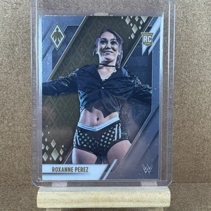 Roxanne Perez 2022 Panini Chronicles WWE Phoenix Rookie RC #305 - Bild 1 von 2