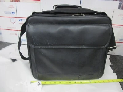 Capa de computador Air TARGUS 15" largura couro preto - Imagem 1 de 4