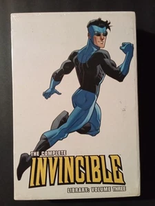 INVINCIBLE LA BIBLIOTECA COMPLETA VOLUMEN 3 HC PRECINTADO - Imagen 1 de 6