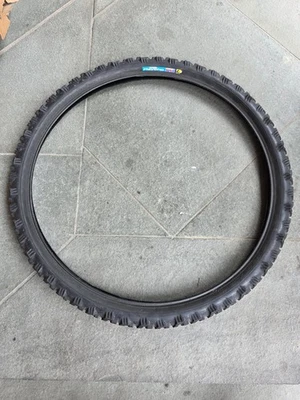 Um pneu vintage Tioga Psycho TT 26 x 1,95 MTB ATB - parede preta - Imagem 1 de 4