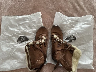 Women's Earth Boots Igloo Sandstone, Lined, Leather sz 9 1/2 - Image 1 of 4