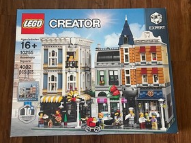 Retired LEGO CREATOR Assembly Square 10255 Box & Instructions 100% complete