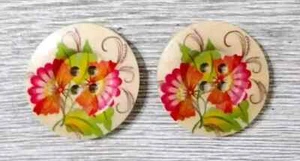 large flower wood sewing buttons 4 holes 1 1/8 inch red green swirl new - Picture 1 of 2