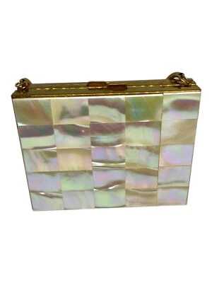 Cartera Minaudiere de colección años 50 tocador de noche madreperla con lápiz labial compacto Foto 1 de 4