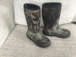 Bogs Youth Classic High Boots Mossy Oak Camo Print Waterproof/Insulated Size 1 - Picture 1 of 4