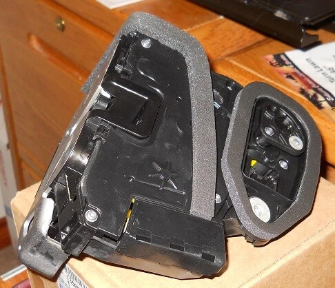 Nuevo de Lote Antiguo 2016-18 GMC Chevrolet Truck 1500 2500 Colorado Canyon Cierre de Puerta Lateral Trasera Foto 1 de 1