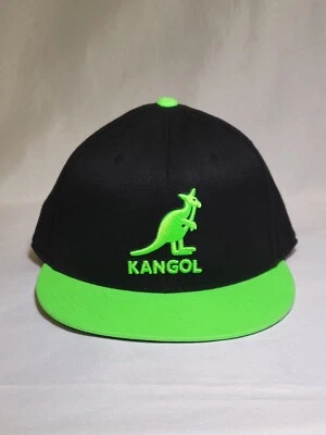 Gorra Kangol 210 ajustada por Flexfit 6 7/8 a 7 1/4 S/M negra verde Foto 1 de 4
