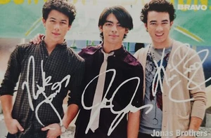 JONAS BROTHERS - Autogrammkarte 10x7cm - Autograph Trading Card BRAVO Magazine - Picture 1 of 1