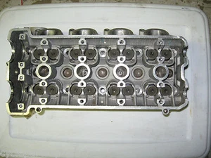 97 98 99 00 Suzuki GSXR 600 cabezal y válvulas - Imagen 1 de 11
