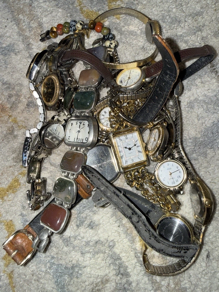 Lote de 14 relojes de cuarzo vintage/moda para mujer - COMO ESTÁN Foto 1 de 4