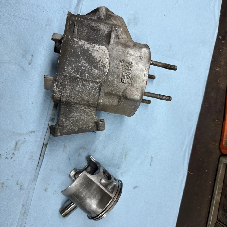 1994 1995 1996 Yamaha Vmax 600 motor cylinder jug piston Foto 1 de 4