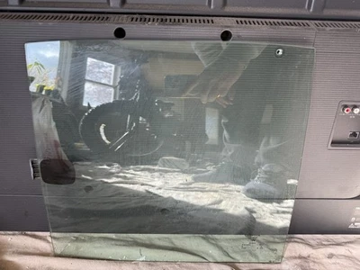 2000-2006 Toyota Tundra vidro transparente deslizante janela central traseira deslizante estoque fabricante de equipamento original - Imagem 1 de 4