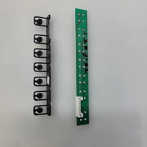 ASSEMBLAGGIO PULSANTE ACCENSIONE PER TECHNIKA LED32-E251 - Foto 1 di 1