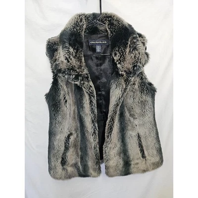 Chaleco Kristen Blake de piel sintética para mujer gris medio negro sin mangas Foto 1 de 3