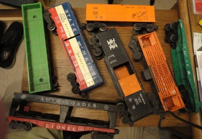 Lionel Misc Box Cars etc Take a look - Image 1 of 4