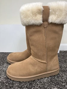US Größe 12 – UGG Suhenny hohe Damenstiefel Wildleder Veloursleder in Kastanie - Bild 1 von 11
