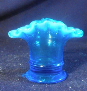 Fenton Mini Vase Blue opalescent glass 2" tall fan style - Picture 1 of 4