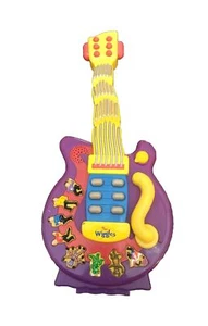 2004 The Wiggles Wiggly Giggly Guitar Dancing Singing 18" Purple Spinmaster - Picture 1 of 9