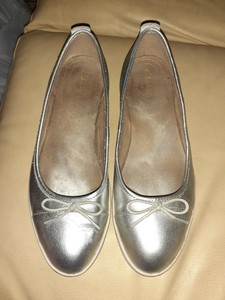 clarks flats silver