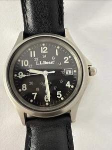 Vintage LL Bean schwarze Uhr mit Lederband leuchtende dunkle Zeiger braucht Batterie - Bild 1 von 10