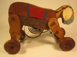 Giocattolo vintage 4,5" CAVALLO IN LEGNO avvolgibile 1929 [Z190] - Foto 1 di 12