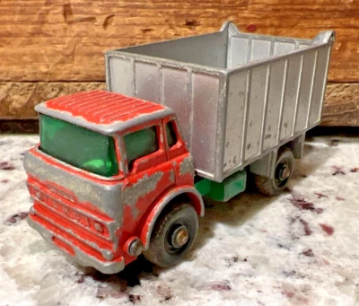 Lesney Made in England Matchbox Series 1-75 ~ No 26 GMC Tipper Truck Red & Grey - Image 1 of 4