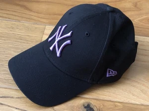 NY YANKEES NEW ERA 9FORTY BLACK PURPLE NBA STRAP-BACK CAP OSFM - Picture 1 of 22