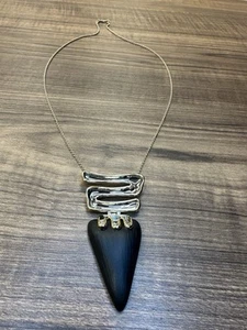 Authentic Alexis Bittar Beautiful Lucite “Shake Tooth “Hinged Necklace 30” $575 - Picture 1 of 7