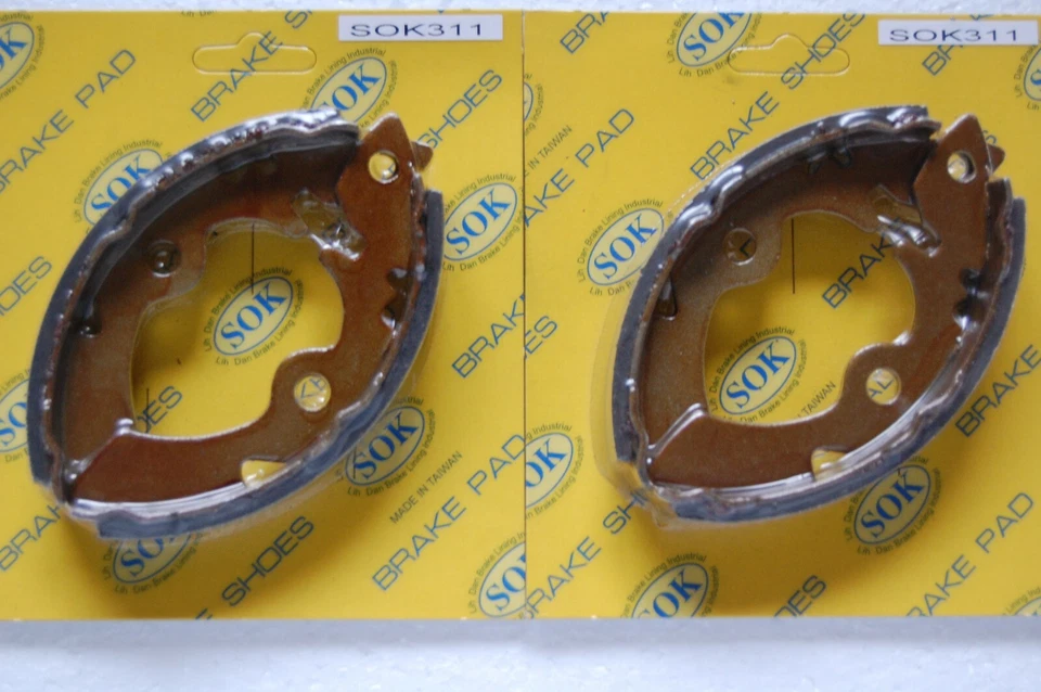 ZAPATOS DE FRENO DELANTEROS aptos para SUZUKI LT 250 Quadrunner 1985-1986 LT250  Foto 1 de 1