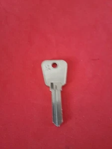 Silca LF32R REVERSE Bag of 12 - Keys to Suit Lowe & Fletcher 8 Pin Locks - Picture 1 of 6