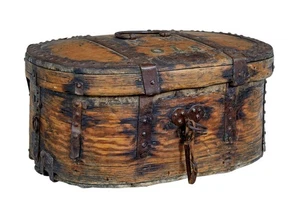 EARLY 18TH CENTURY SCANDINAVIAN BAROQUE OAK IRON BOUND BOX - Picture 1 of 7