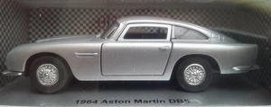 Welly 1964 Aston Martin DB5 argento metallizzato scala 1:34 1:39 auto 4,5... - Foto 1 di 3