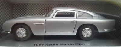 Welly 1964 Aston Martin DB5 argento metallizzato scala 1:34 1:39 auto 4,5... - Immagine 1 di 3