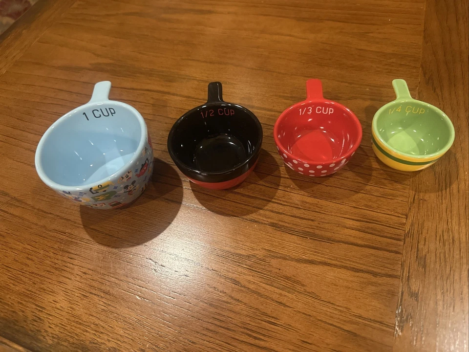 Disney Mousewares Nesting Measuring Cups 4 Piece Set , NWOT — 第 1/4 张图片