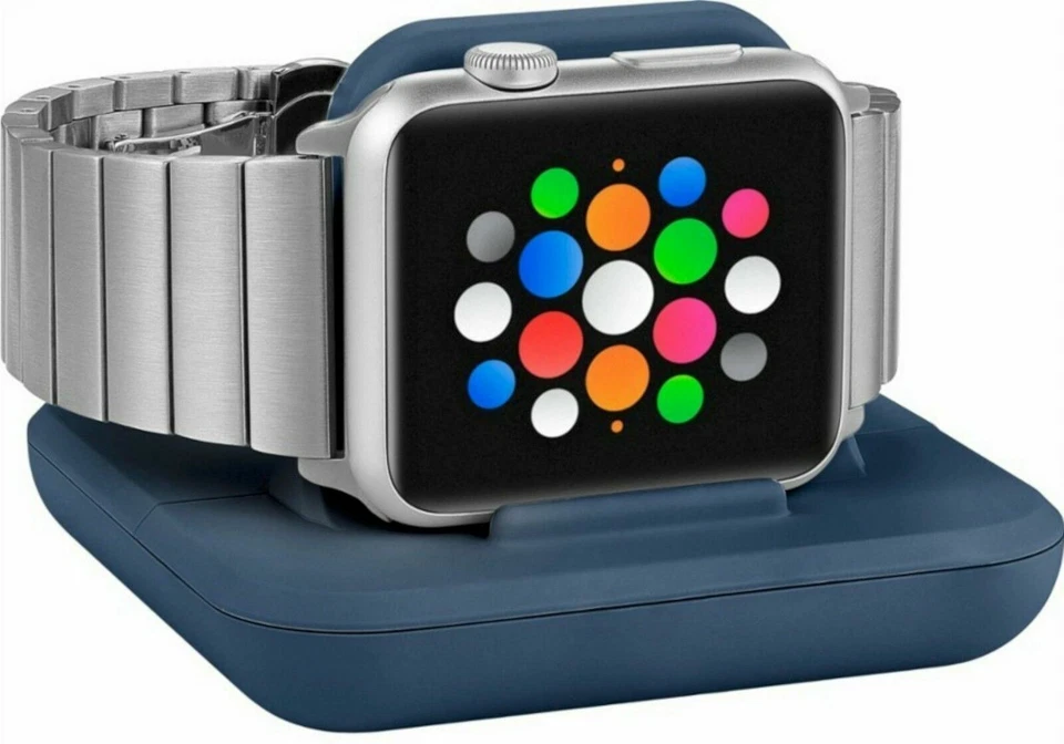 NUEVO Soporte de carga Insignia Soft-Touch para Apple Watch AZUL MARINO Nike+ NS-AWCNB Foto 1 de 4