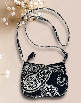 Bolsa de ombro Vera Bradley Midnight Paisley preta branca tiracolo hipster - Imagem 1 de 4