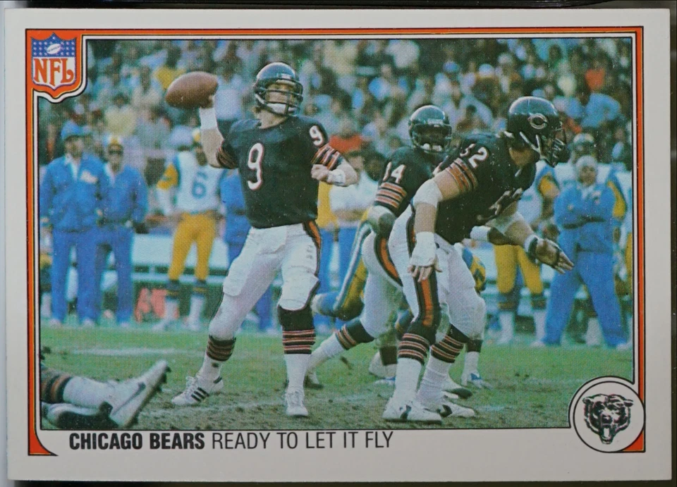 1983 Fleer Team Action Football Ready to Let It Fly #7 EX - Image 1 of 1
