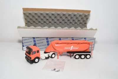 B71 1:50 CONRAD 3014 MERCEDES-BENZ TRUCK + RIMORCHIO AFFILATO SILO BULK TANKE... - Immagine 1 di 4