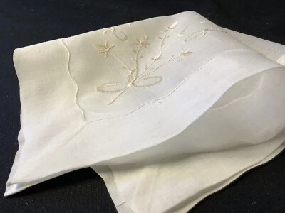 #8063🌟Encantador pañuelo vintage de champán satinado floral ramo boda reliquia Foto 1 de 4