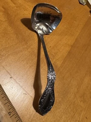 Salsa crema Manchester plata esterlina American Beauty Gravy cucharón Foto 1 de 4