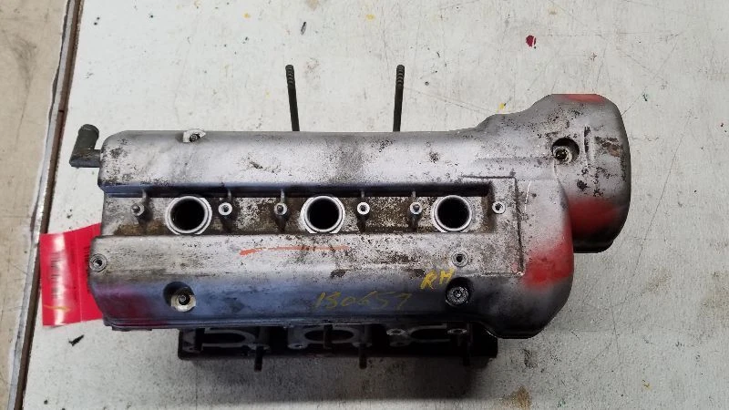 Culata derecha pasajero 2,5 L compatible con Chevrolet Tracker 2001-2004 Foto 1 de 4