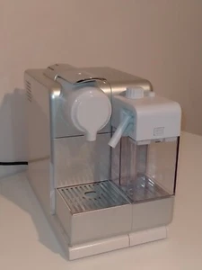 Delonghi EN550 Lattissima Touch Coffee Machine Nespresso Pod - Picture 1 of 6
