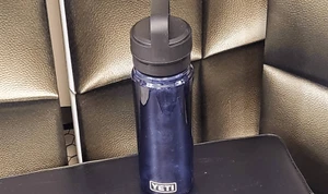 Yeti Yonder bottle 34 oz - Picture 1 of 4