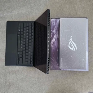 ASUS ROG Flow Z13 (2025) | AMD Ryzen™ AI MAX+ 395 - Picture 1 of 7