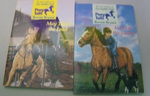 Pony Tails by The Saddle Club Bonnie Bryant May Takes the Lead, Corey in Saddle - Bild 1 von 4