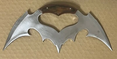 Arma de mano de 9 puntos hoja de fantasía hacha estilo ala de murciélago daga mango de madera borde completo Foto 1 de 3