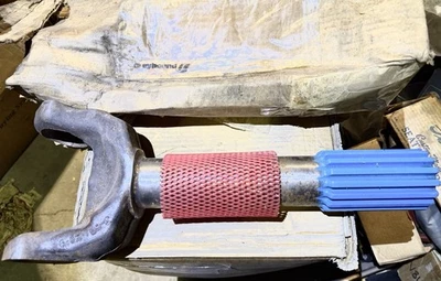 New DANA SPICER 6-82-159-2 Huge Yoke Shaft NIB ** - Image 1 of 3