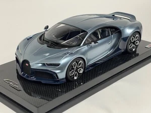1/18 MR Collection Bugatti Chiron Profile silber blau auf Carbon Fiber Base - Bild 1 von 7