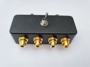 Interruptor de audio RCA Phono dorado ASPHO1METPRO Switch 2 dispositivo estéreo negro - Imagen 1 de 3