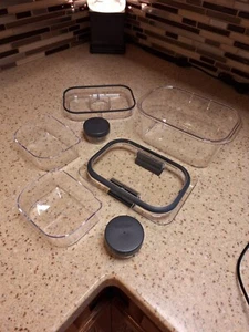 Rubbermaid Brilliance Salad Kit With Extra 1.5 Ounce Container & Removable Trays - Picture 1 of 9